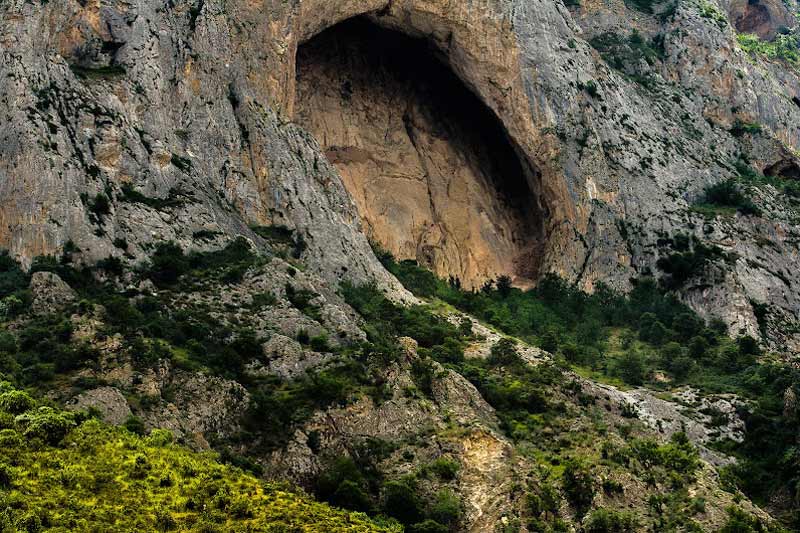 دهانه بزرگ غار اسپهبد خورشید