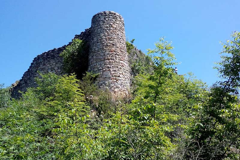 بنای مستحکم قلعه مارکوه