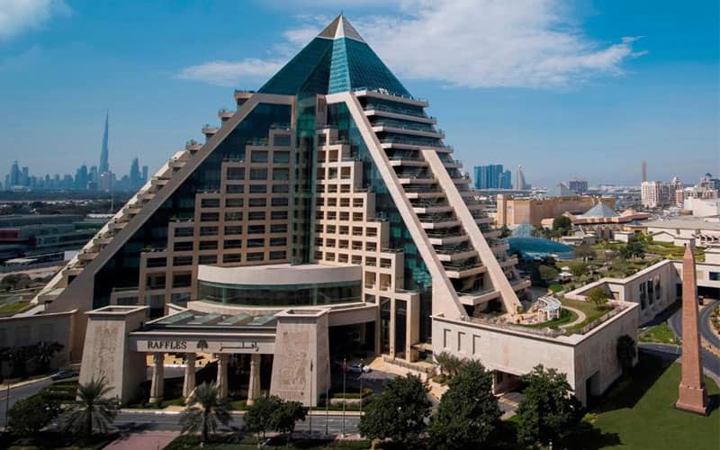 هتلی به شکل اهرام مصر در دبی