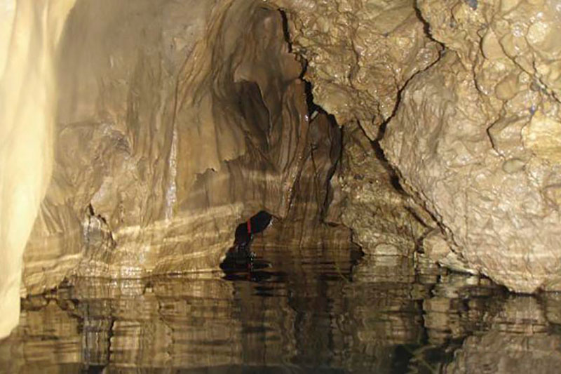 پیمایش غار آبی دانیال