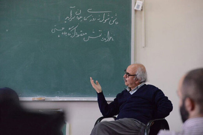دکتر شفیعی در کلاس درس دانشگاه تهران