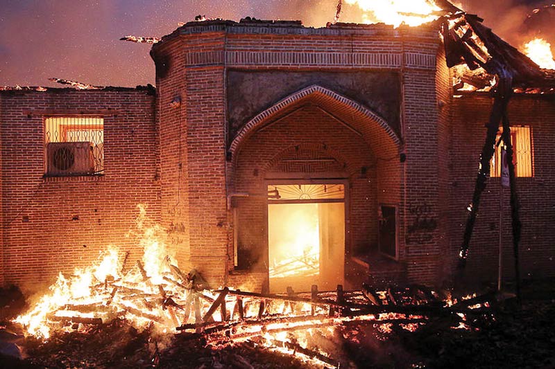 آتش‌سوزی در مسجد جامع ساری