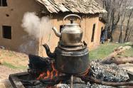 چای آتشی در اقامتگاه بومگردی سورگل دیلمان