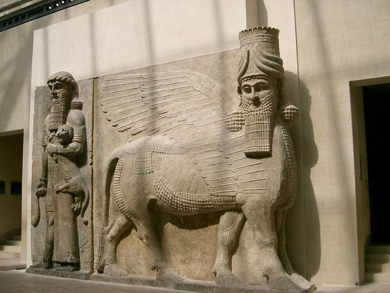 تندیس‌های شیر با سر انسان در موزه ایران باستان
