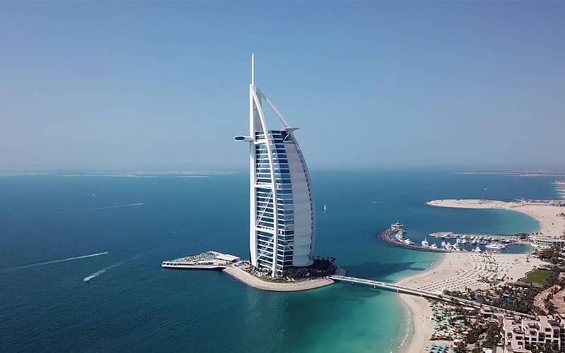 برج العرب دبی در جزیره ای روی دریا