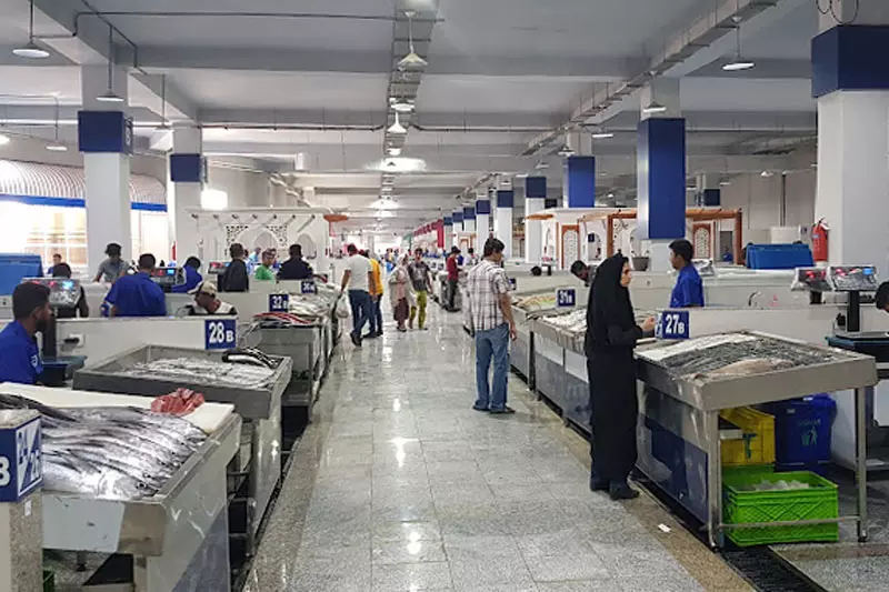 فضای داخلی بازار ماهی فروشان بندر عباس