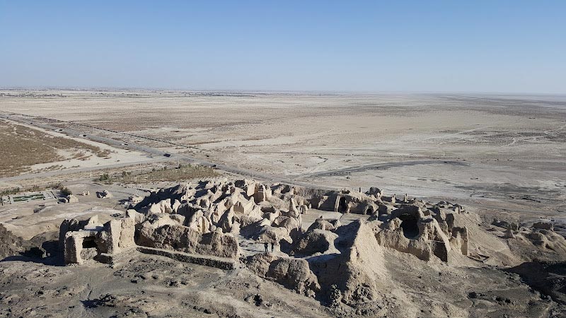 آثار تاریخی در کوه خواجه
