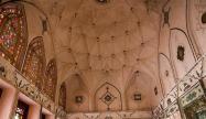 تزیینات معماری سقف خانه عباسی