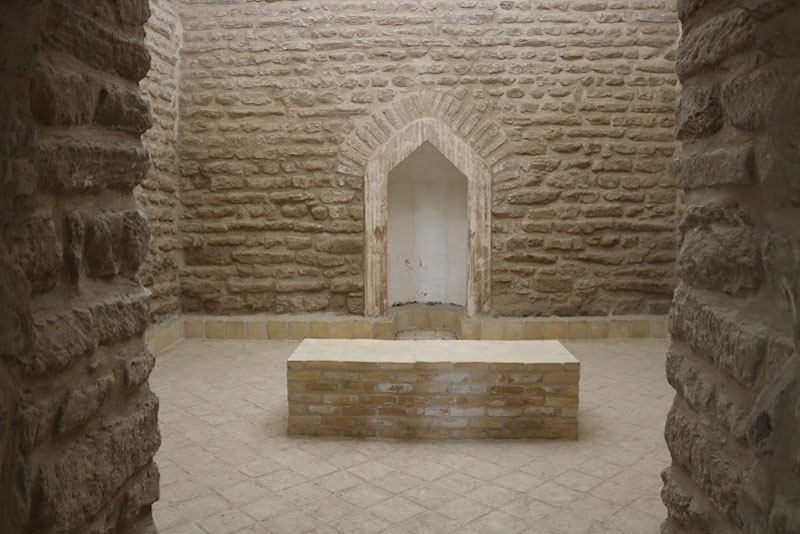 مدفن سردار در آرامگاه یعقوب لیث صفاری