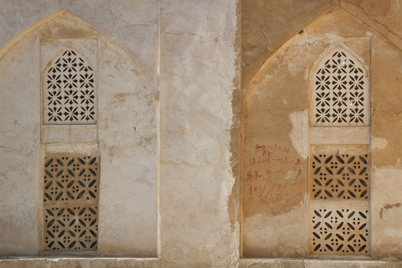 تزیینات ساده مسجد جامع بردستان