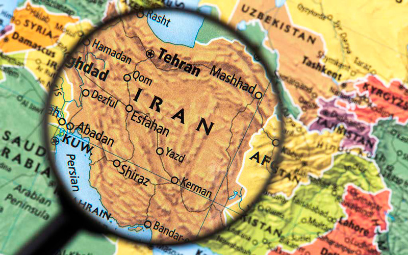 نقشه ایران و ذره‌بین