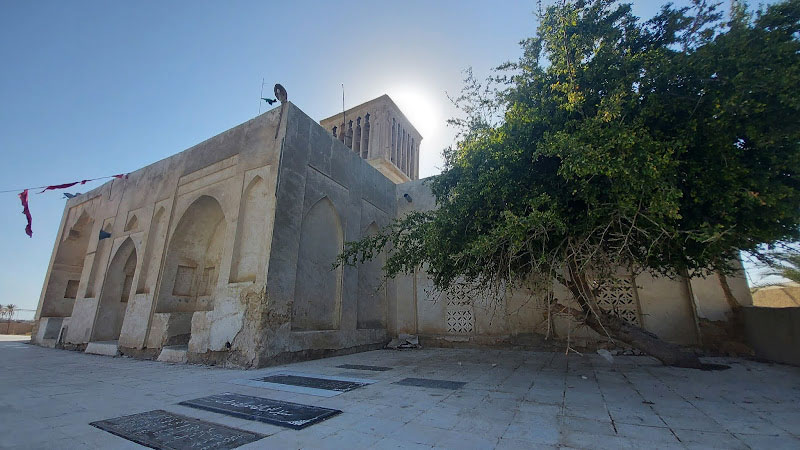 بنای ساده مسجد جامع بردستان