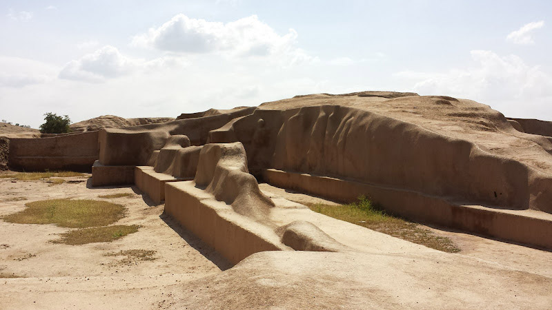 آثار تاریخی در محوطه باستانی هفت تپه