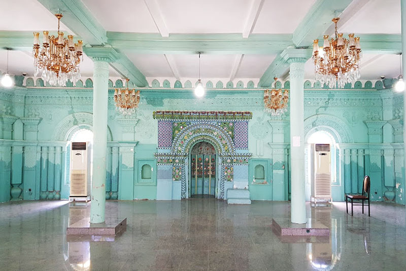 فضای درونی مسجد رنگونی‌ها