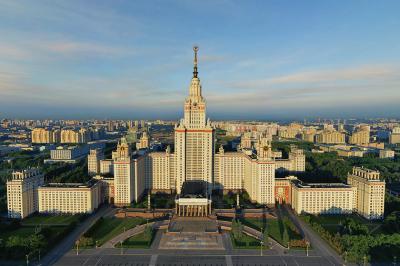 با تور مجازی از دانشگاه دولتی مسکو بازدید کنید