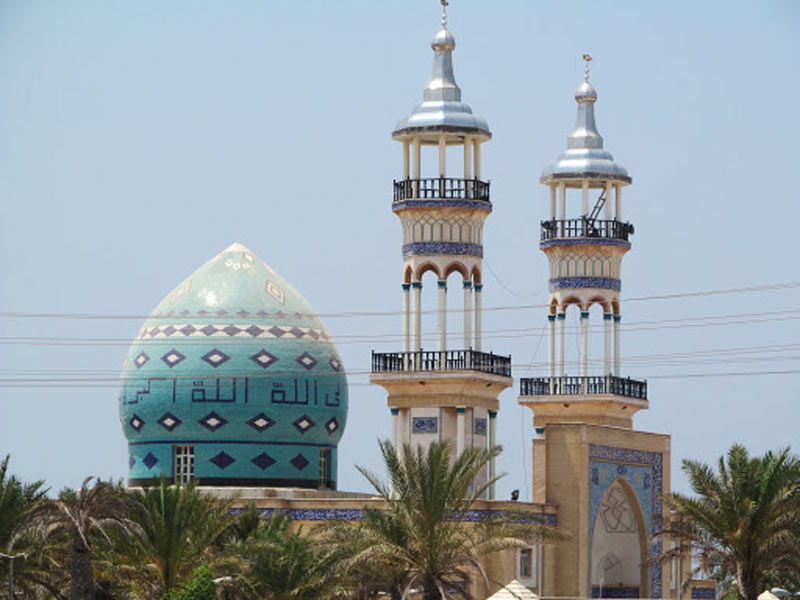 گنبد و گلدسته‌های مسجد جامع ابوموسی