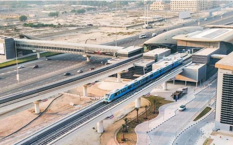 مسیرهای جاده ای و مترو در دبی