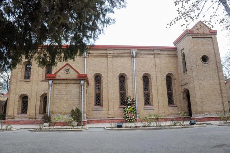 ساختمان آجری ساختمان کلیسای انجیلی پطروس خیابان سی تیر