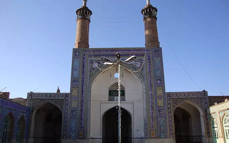 ایوان و مناره‌های مسجد جامع