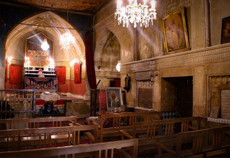 نمای داخلی کلیسای ارامنه شیراز در بافت تاریخی