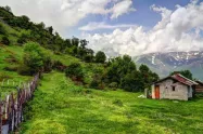 خانه ییلاقی در ارتفاعات روستای مازیچال