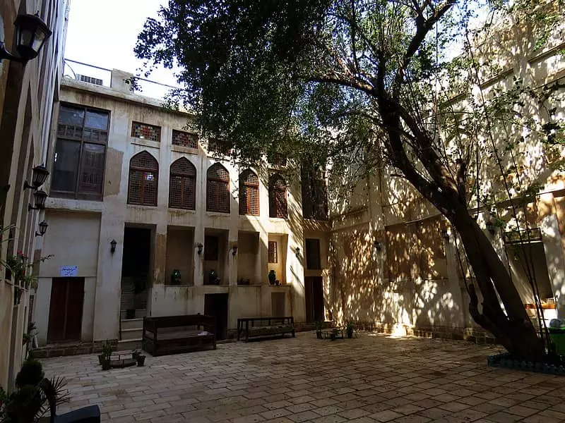 عمارت دهدشتی بوشهر 