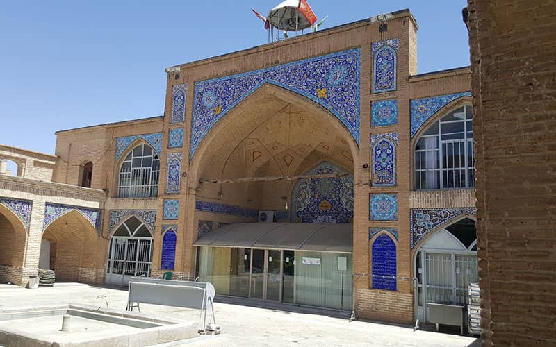 ایوان کاشیکاری مسجدی تاریخی