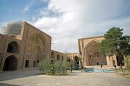 محوطه مسجد جامع ساوه