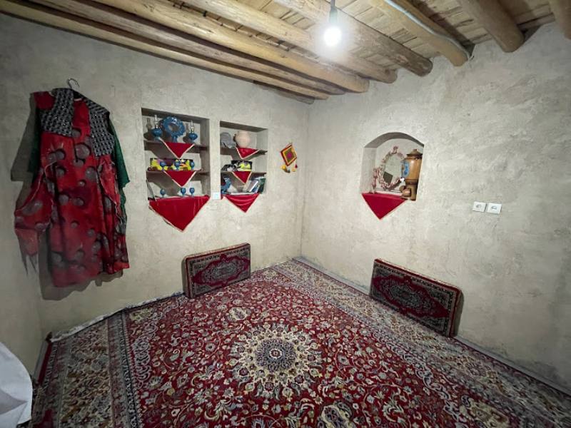 اقامتگاه بوم‌گردی گلین کردستان