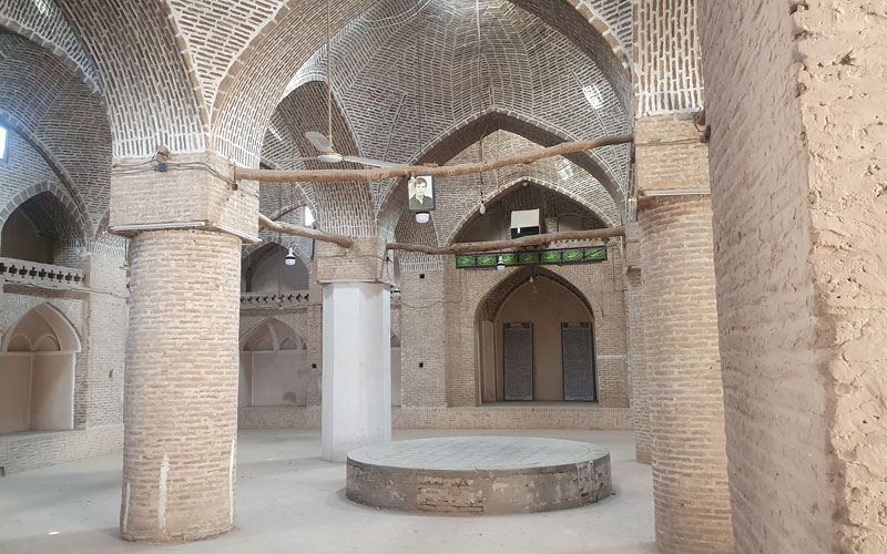 شبستان مسجد جامع زواره
