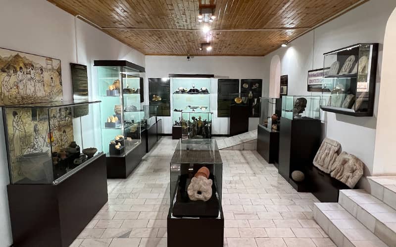 فضای داخلی موزه باستان شناسی هیساریا