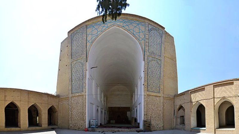 نمای کلی از مسجد جامع نی ریز