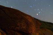 سنگ نگاره‌های تیمره گلپایگان در شب