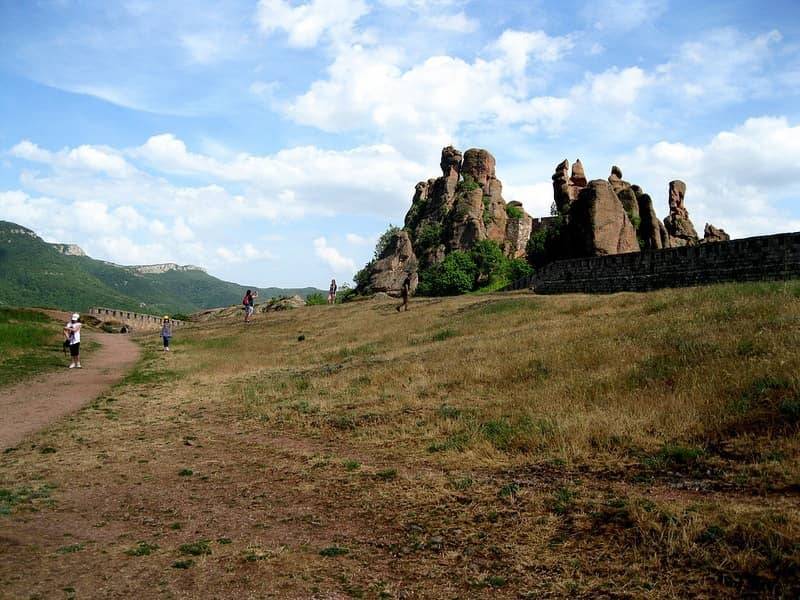 بقایای قلعه بلوگرادچیک روی تپه