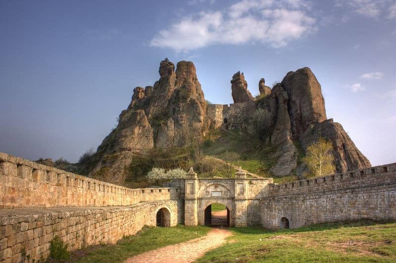 ورودی قلعه بلوگرادچیک