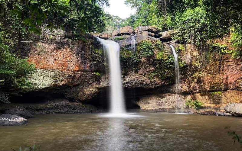 آبشاری کوتاه در پارک ملی کائو یای