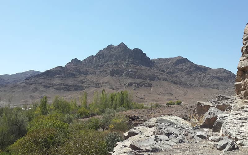 منطقه سرسبز و حفاظت شده کهیاز در کنار کوه های مرتفع