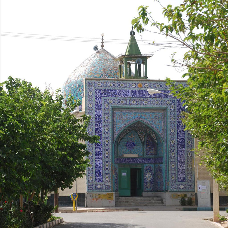 محوطه و درختان مسجد جامع میمه