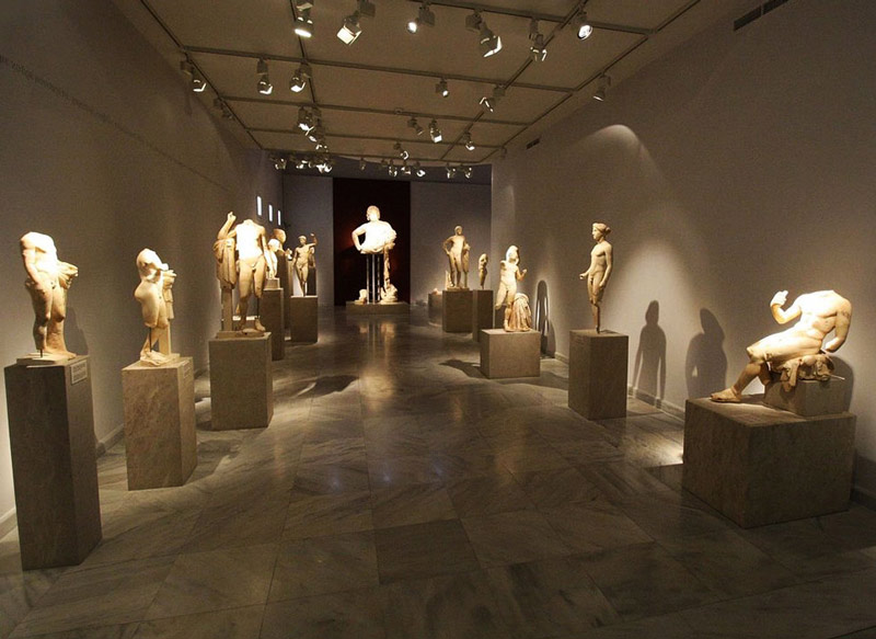 تندیس های موزه باستانی ترا در سانتورینی