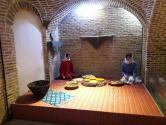 نمایش نان پختن در خانه در خانه موزه کاظمی