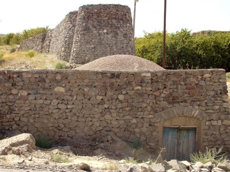 ساختمان سنگی آسیاب در روستای افین