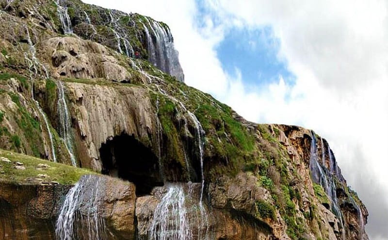 آبشار کمر دوغ
