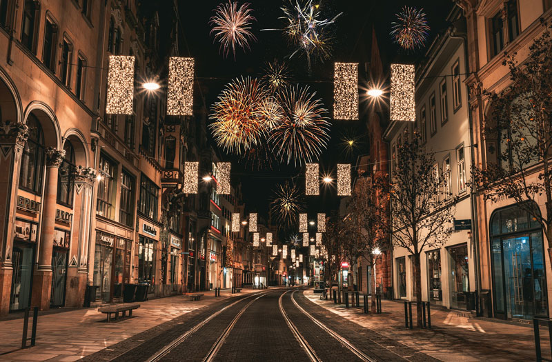 جشن سال نو در خیابان‌های انگلیس