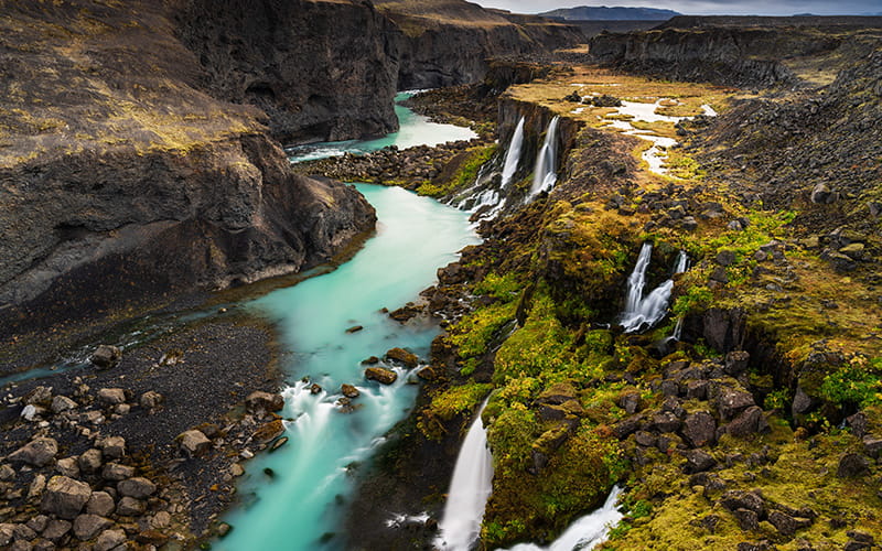 جریان چندین آبشار در ایسلند