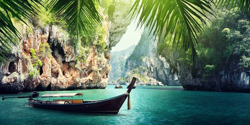 قایق سواری در سواحل تایلند