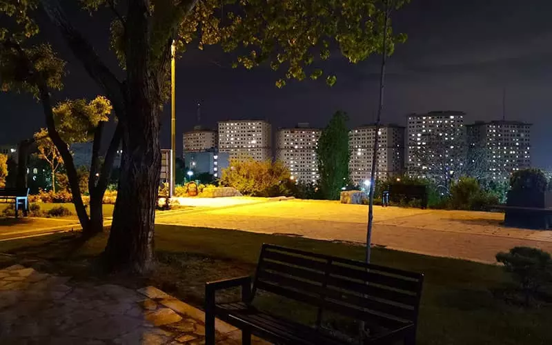 فضای پارک در شب