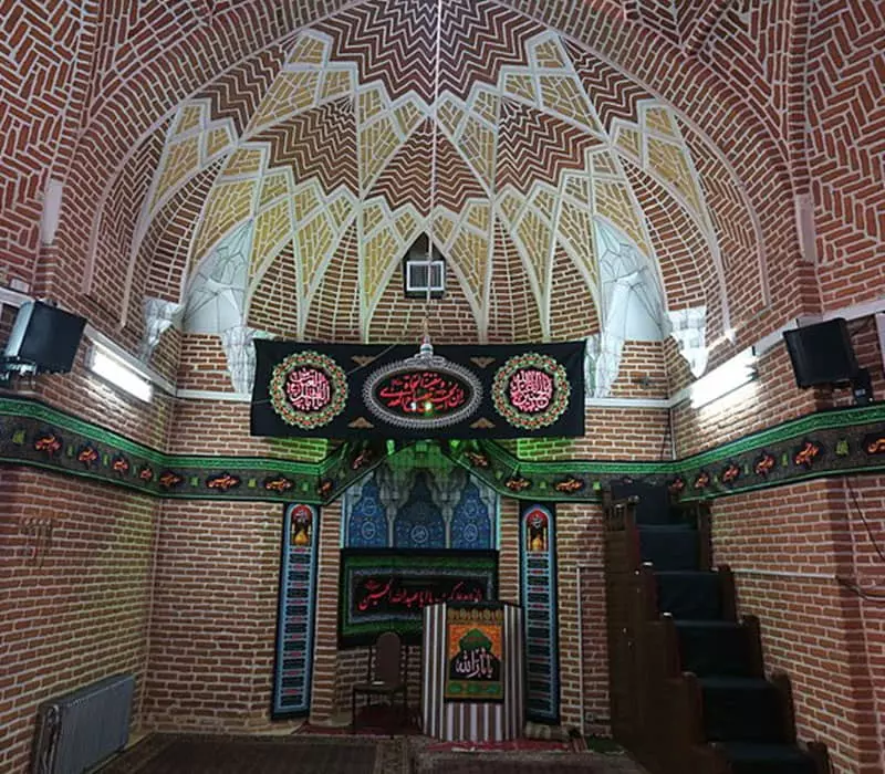 محراب و منبر مسجد تکاب