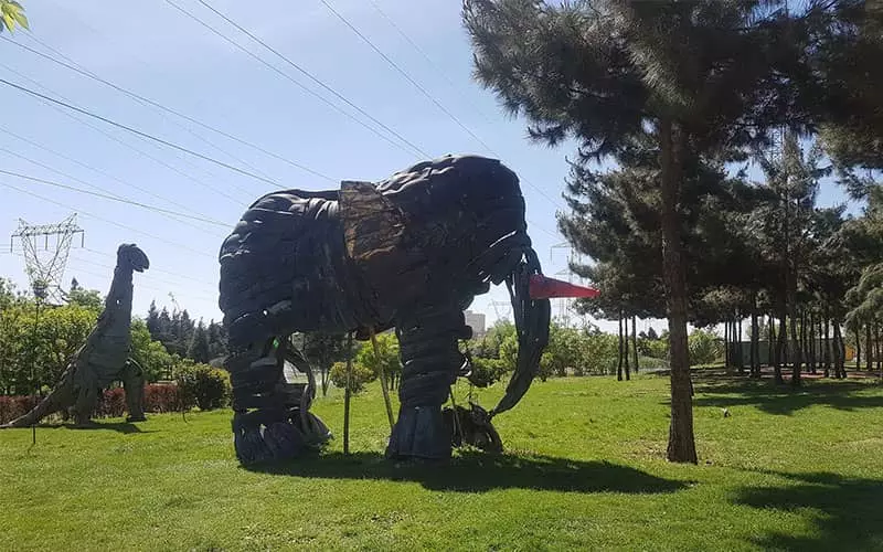 مجسمه فیل در پارک