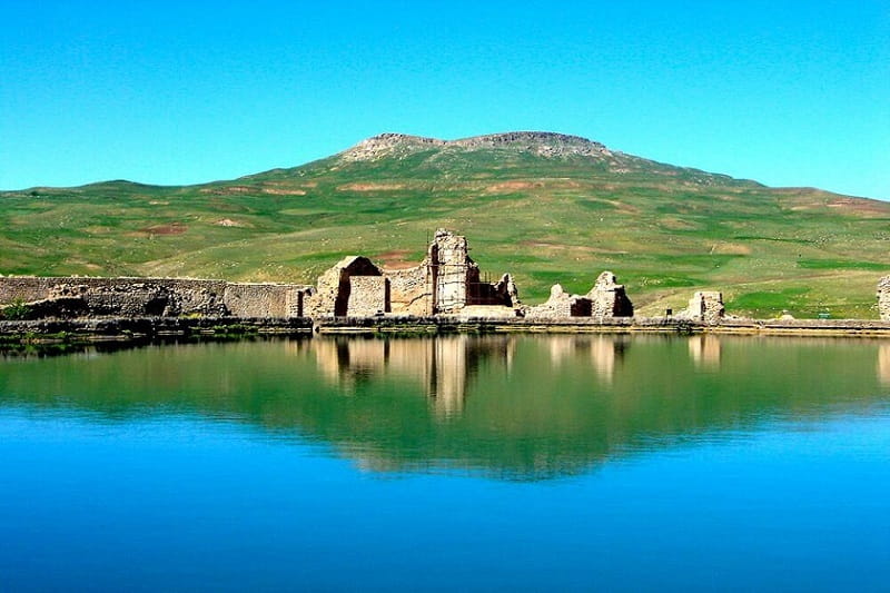 دریاچه آذرگشنسب
