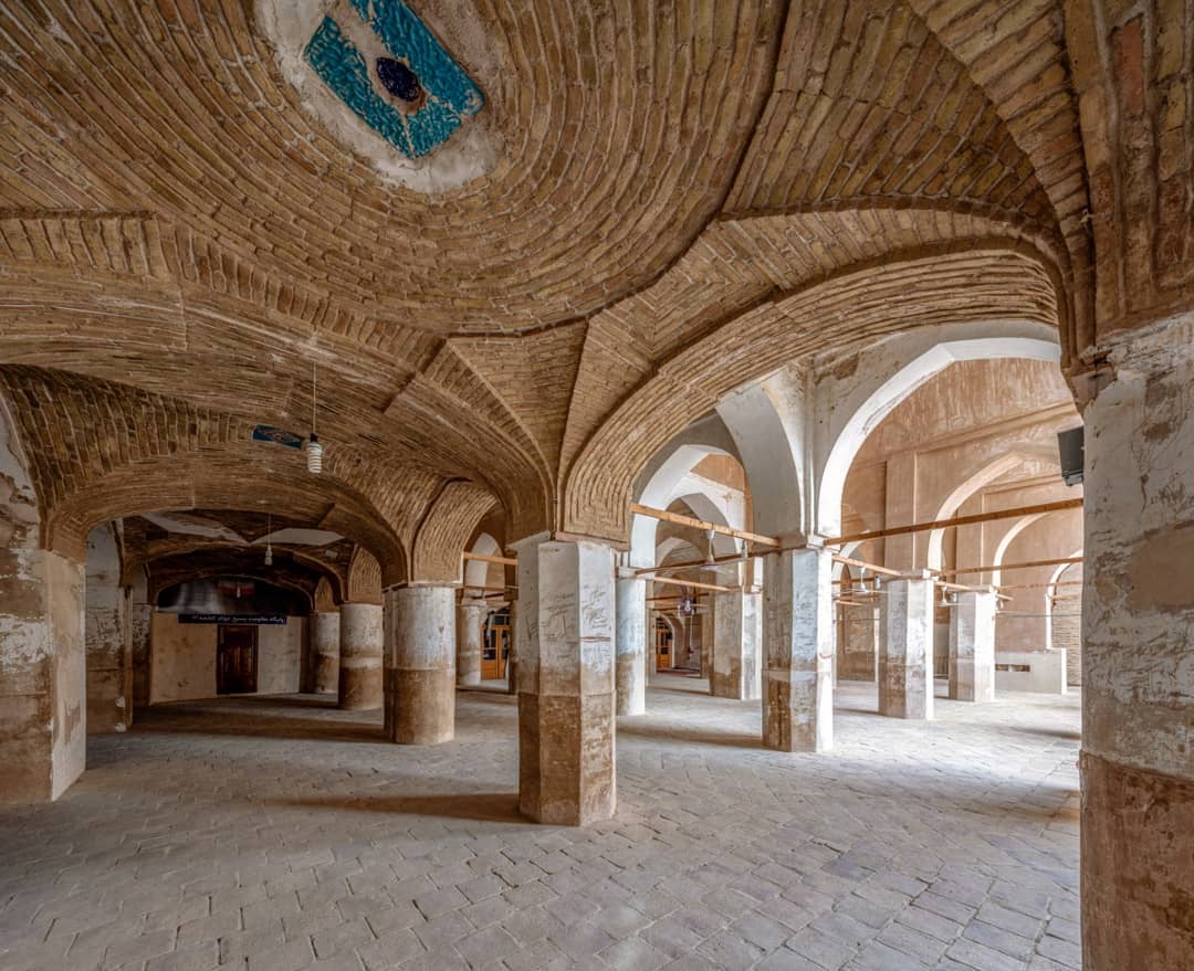 شبستان مسجد جامع نائین